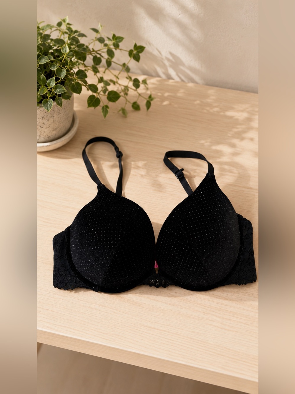 La Senza Black Velvet Rhinestone Push Up Bra 36DD Lacy Coquette‎ Gothic Witchy